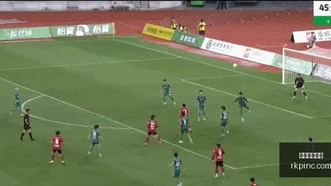 电竞选手转会加盟，新战队备受瞩目